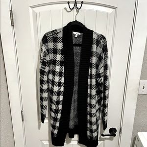 BP. Buffalo Check Longline Cardigan Size Medium - NEVER WORN